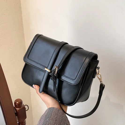 HARLOWโข RETRO TEXTURED SQUARE BAG