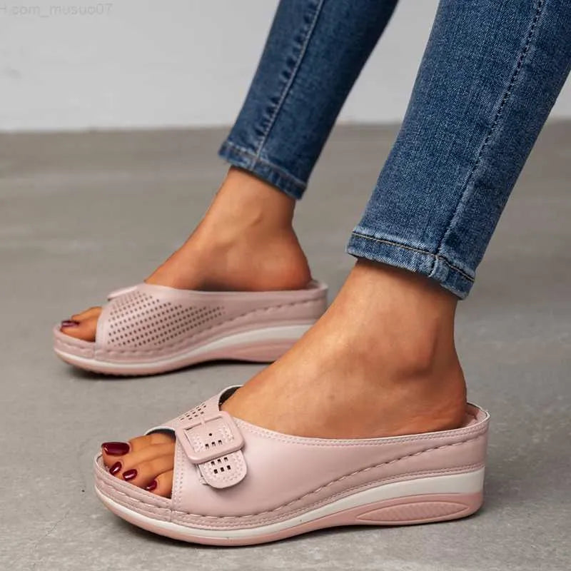 WOMEN'S LEATHER SOFT FOOTBED ARCH-SUPPORT SANDALS