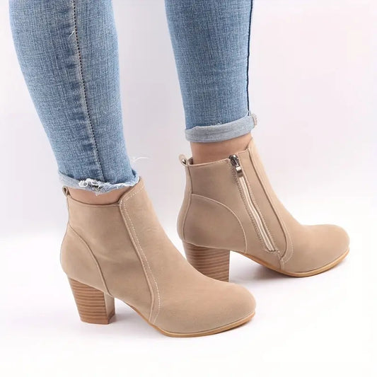ARALYNโข ORTHOPEDIC CHUNKY HEEL ANKLE BOOTS
