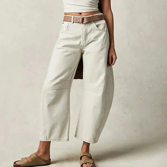 CALVรAโข WIDE-LEG HIGH-WAIST JEANS
