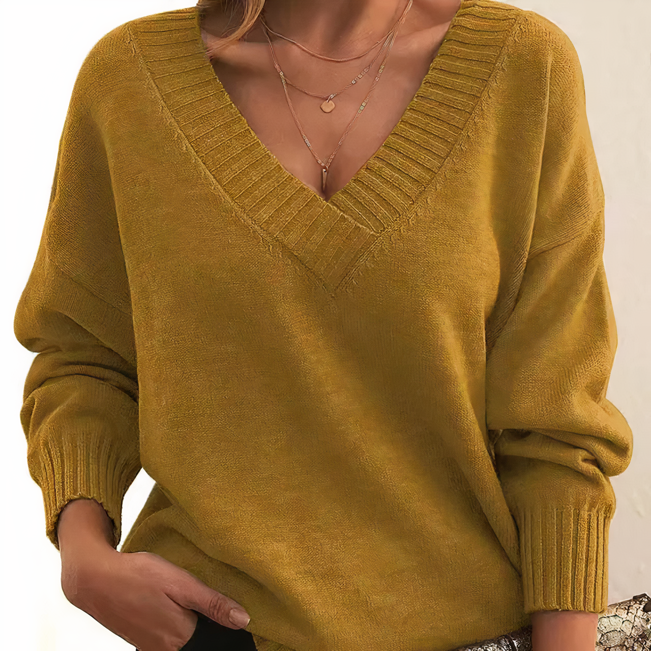 Mira - Chic Sweater