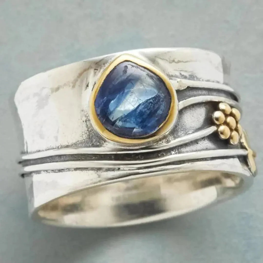 ADIRA™ VINTAGE BLUE STONE RING