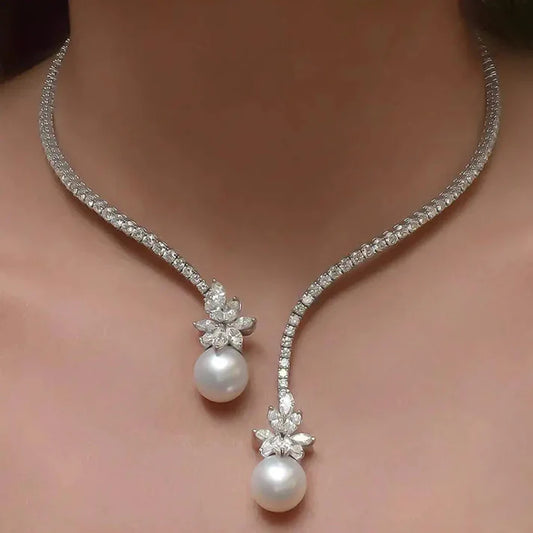 MOONLIT GRACE NECKLACE