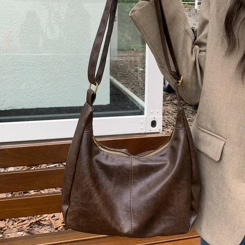 AMÉLIESA AUTUMN HANDBAG - Classic & Minimalist