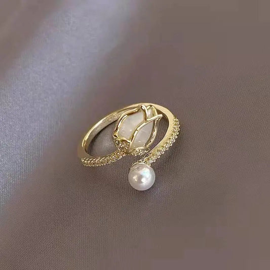 CAMILLA™ GOLD TULIP PEARL RING