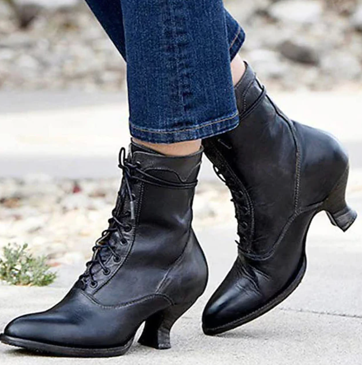 CORDELIAS™ WOMEN'S BLACK VINTAGE LACE-UP ANKLE BOOTS