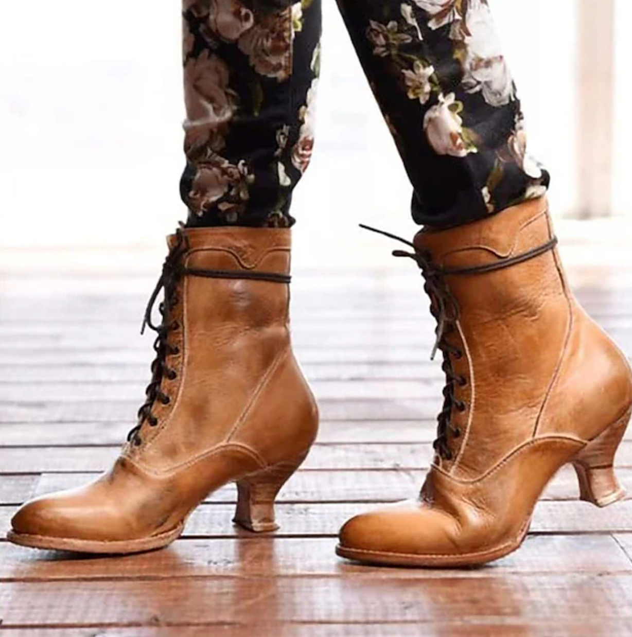 CORDELIAS™ WOMEN'S BLACK VINTAGE LACE-UP ANKLE BOOTS
