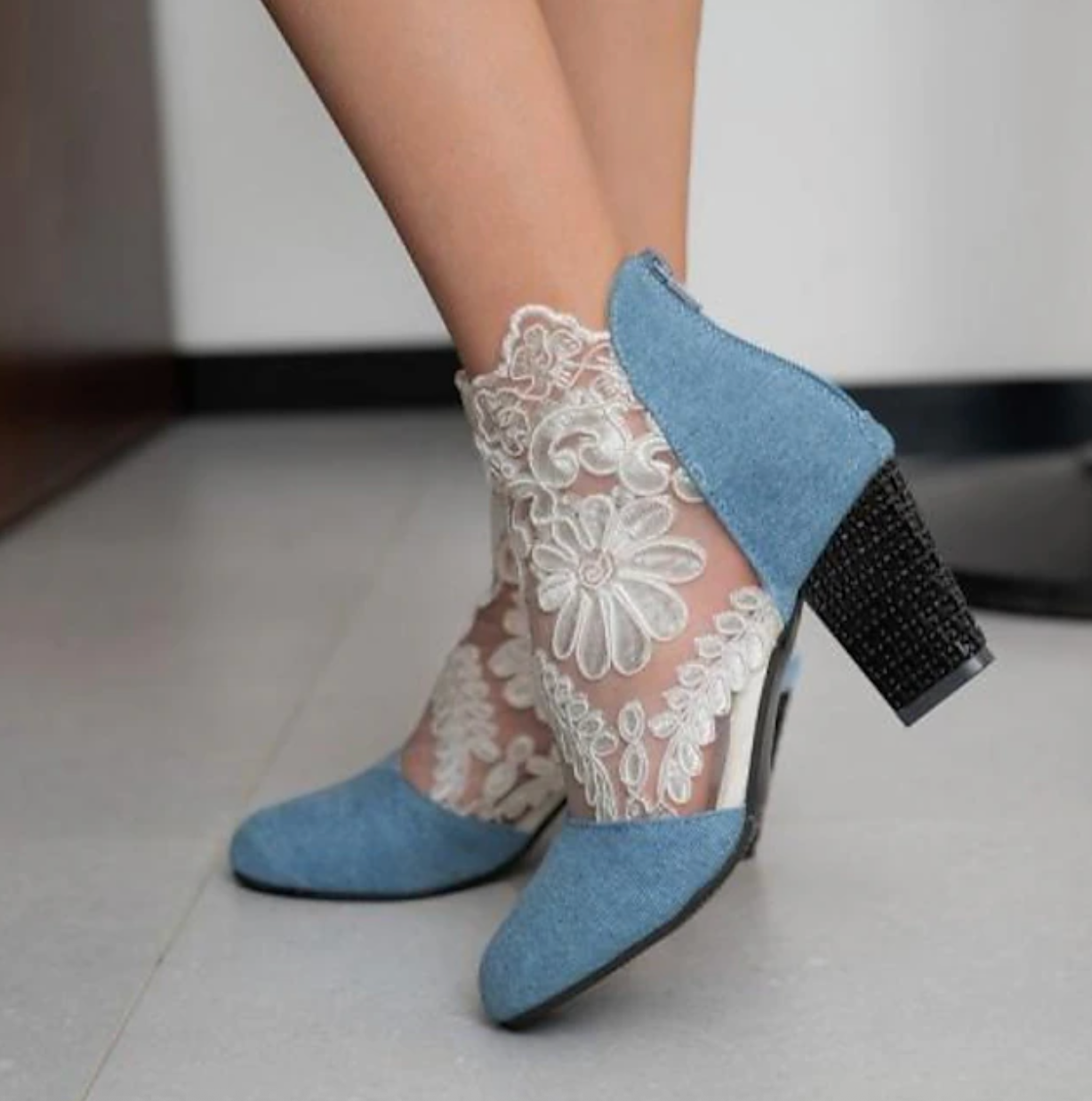 OPHELIAS™ WOMEN'S LACE EMBROIDERED ANKLE BOOTS