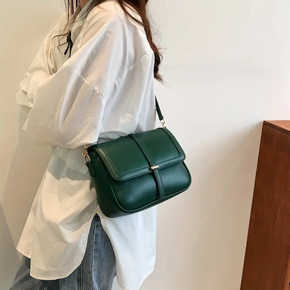 HARLOW™ RETRO TEXTURED SQUARE BAG