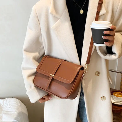 HARLOW™ RETRO TEXTURED SQUARE BAG