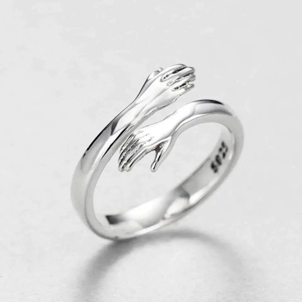 SUSEELA™ SILVER HUG RING