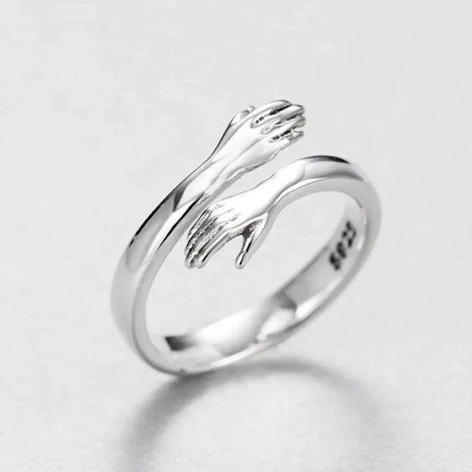 SUSEELA™ SILVER HUG RING